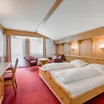 Hotel Almhof 4*
