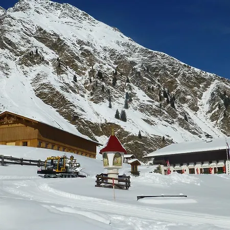 Almhof Hotel Neustift im Stubaital
