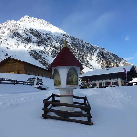 Almhof Hotel Neustift im Stubaital