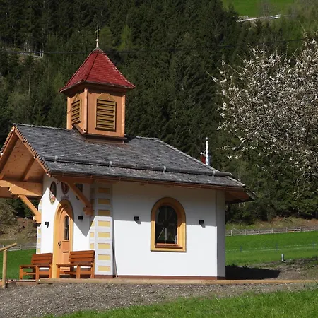 Hotel Almhof Neustift im Stubaital
