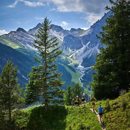 Almhof Szálloda Neustift im Stubaital