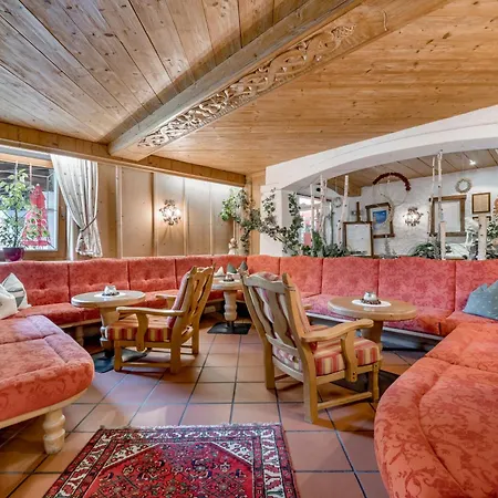 Hotel Almhof 4*