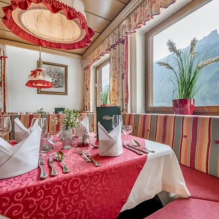 Almhof Szálloda Neustift im Stubaital