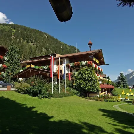 Almhof Hotel Neustift im Stubaital
