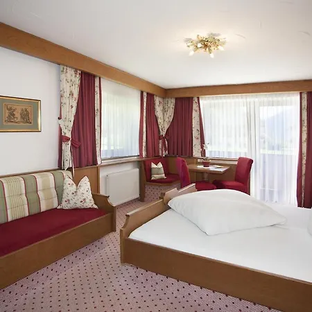 Hotel Almhof 4*
