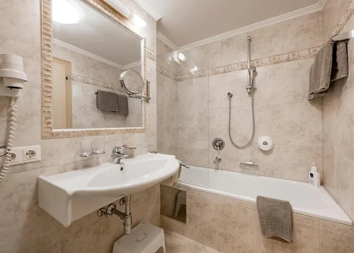 Hotel Almhof Neustift im Stubaital