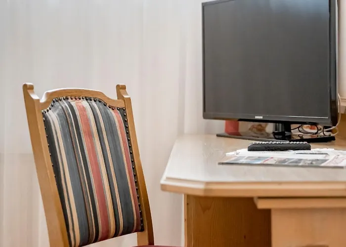 酒店 埃姆霍夫酒店 4*