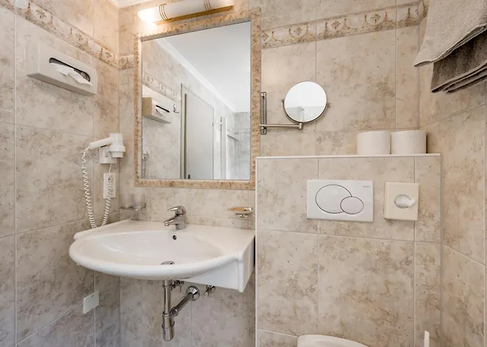 埃姆霍夫酒店 4*