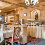 Almhof Szálloda Neustift im Stubaital