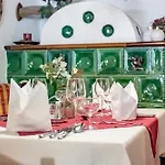 Almhof Szálloda