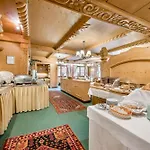 Almhof Szálloda Neustift im Stubaital